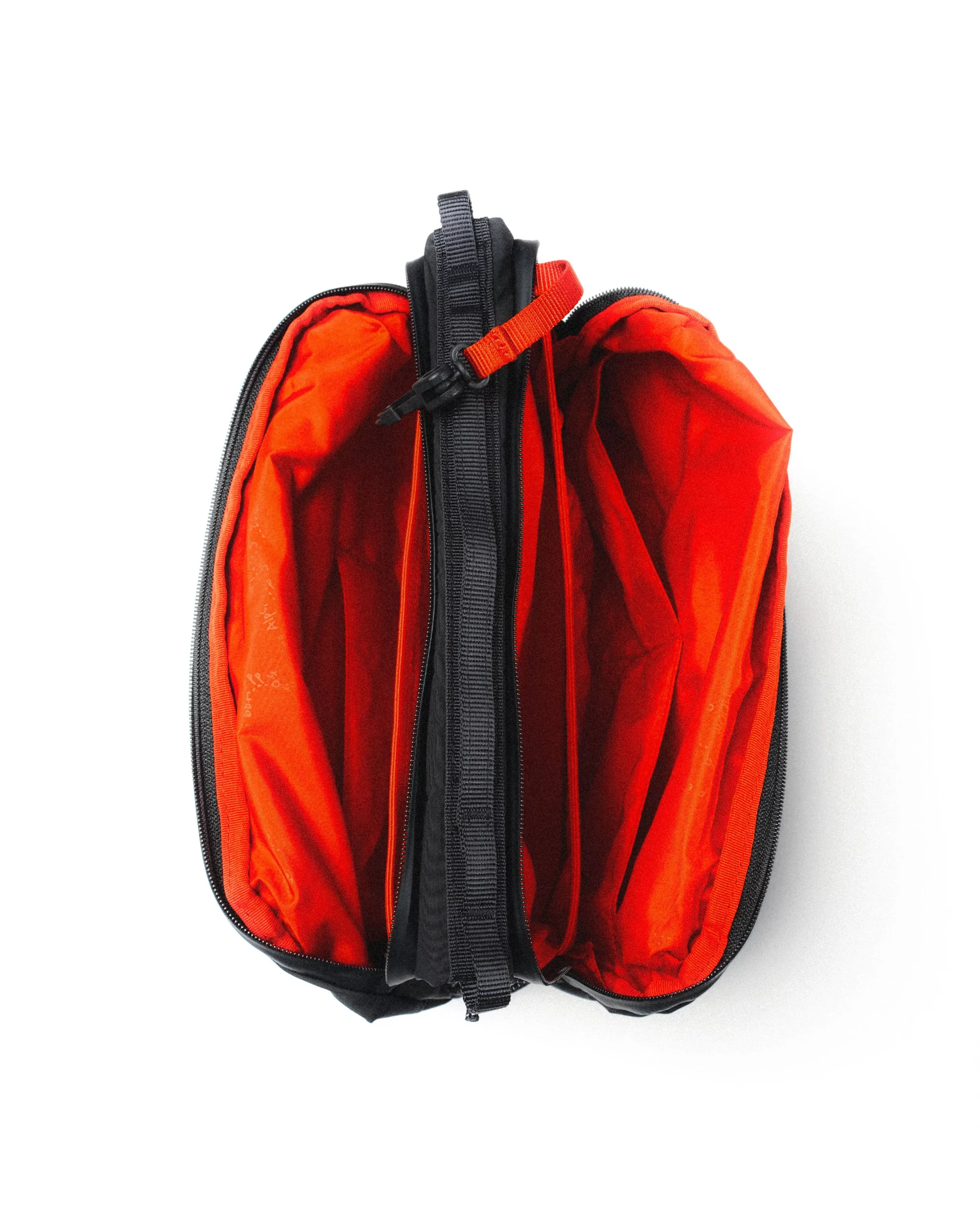 BottleSacocheLargeBlack Packshot x jpg